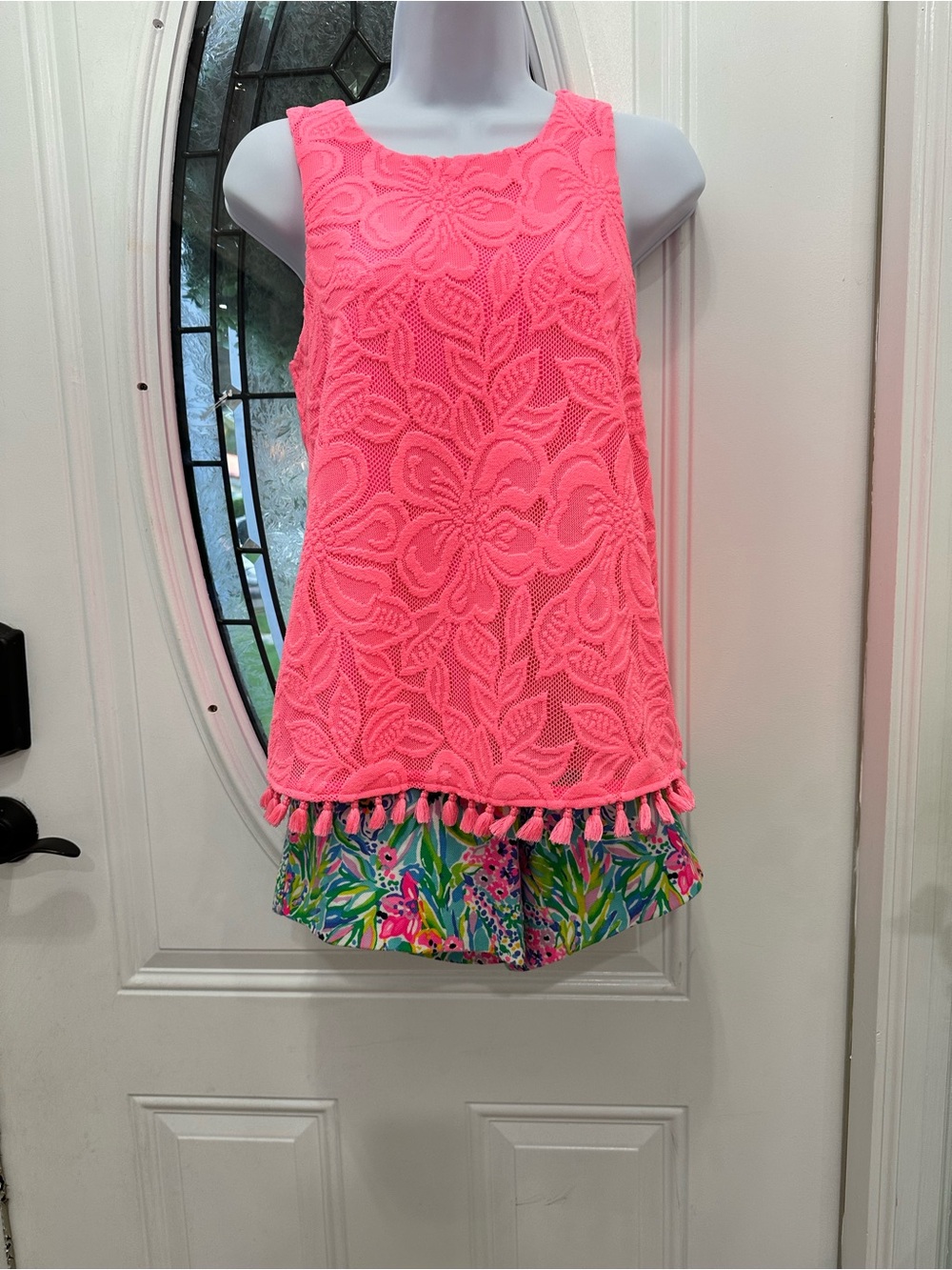 Lily Pulitzer Maybelle Lace Pink Sleeveless Pink Top with Tassel Hem Sz XS - Picture 2 of 6